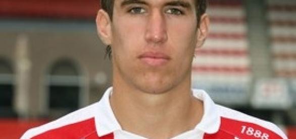 Kevin Strootman, nuovo centrocampista della Roma Kevin Strootman, nuovo centrocampista della Roma