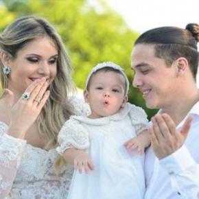 Wesley Safadão, a esposa Thyane e a filha do casal