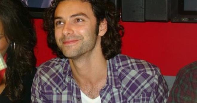 Topless Aidan Turner Tv Scene Voted As Moment Of The Year