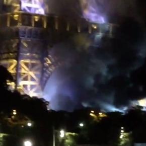 incêndio faz pessoas pensarem que Torre Eiffell estava sendo atacada por terroristas
