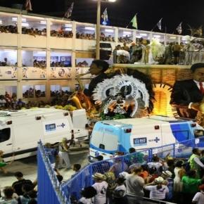 Acidentes marcaram desfile no Rio