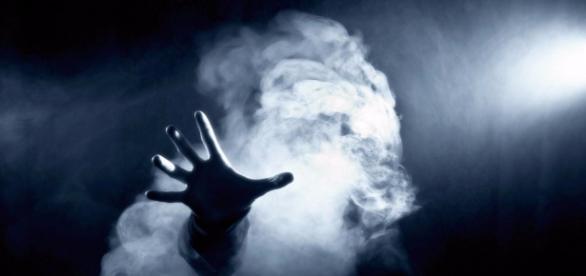 10-ghost-sightings-with-bizarre-consequences-page-2-of-5-lolwotcom_1234763